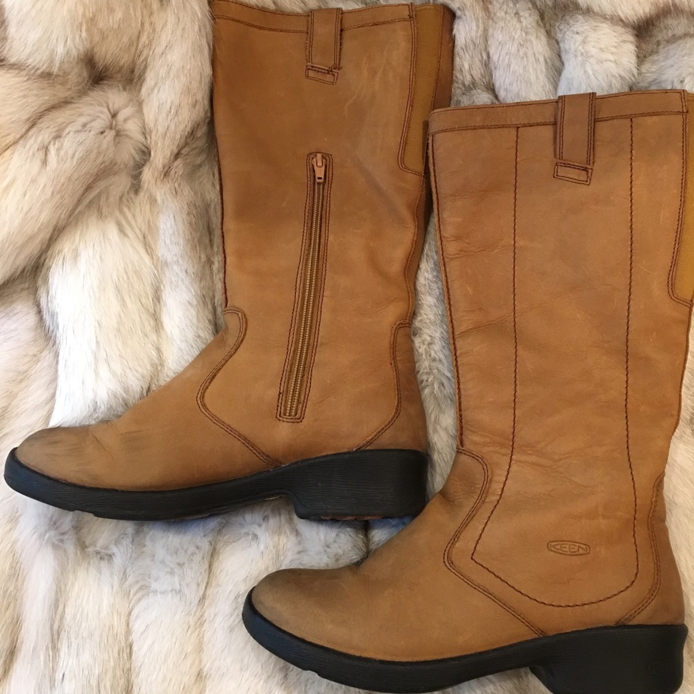 Keens Tyretread Waterproof Leather boots. Size 9